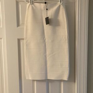 NWT BCBG white ribbed knee length skirt